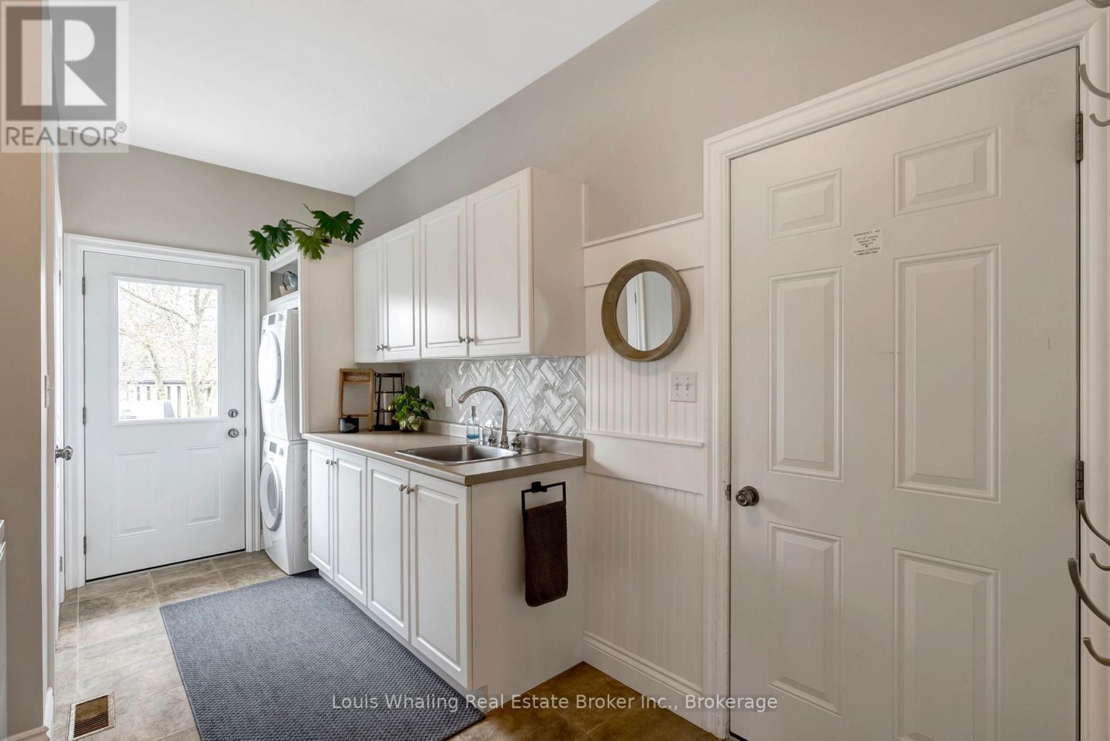 107 12th Avenue, Hanover, Ontario  N4N 3T9 - Photo 13 - X12130958