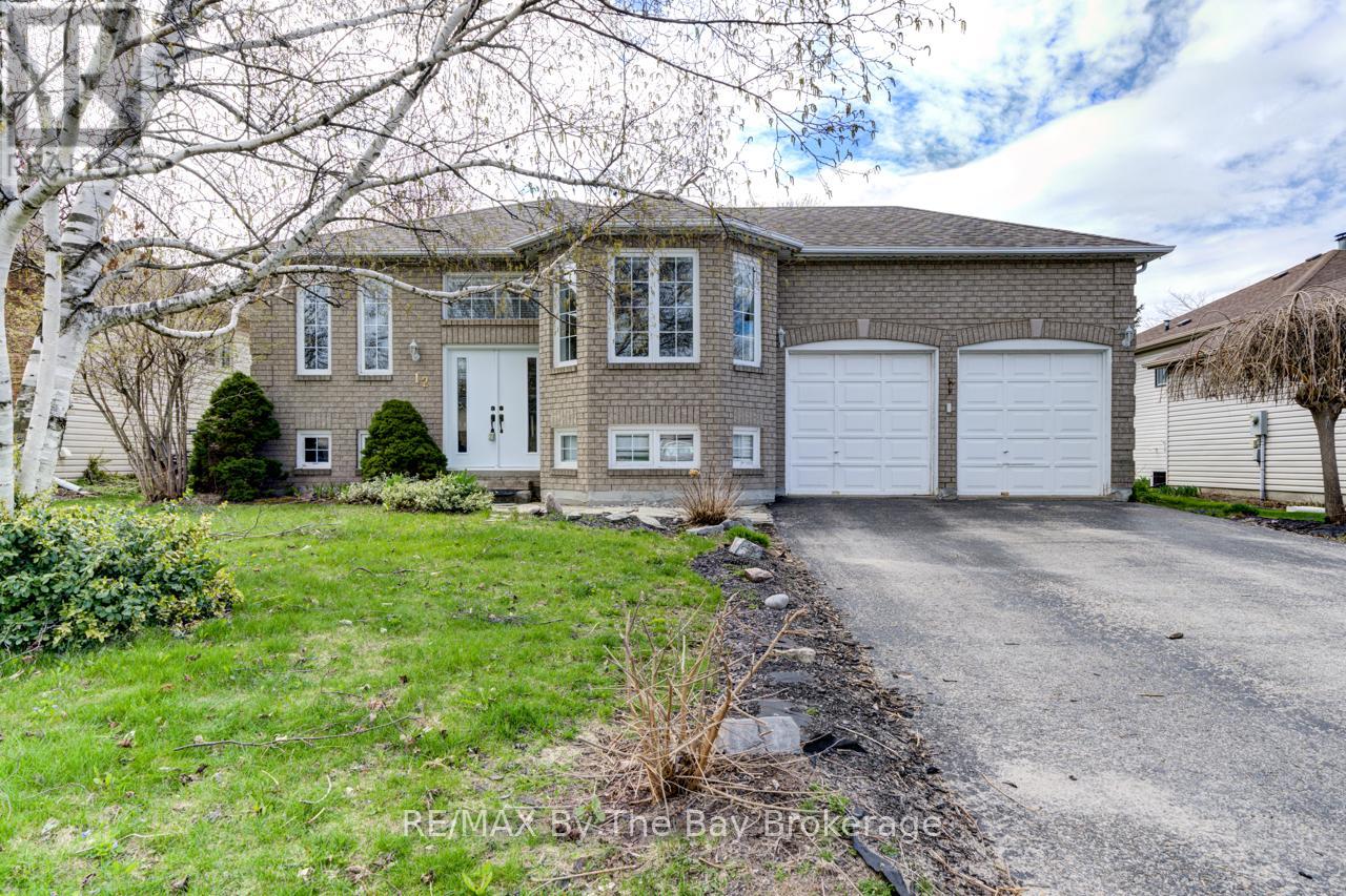 12 Acorn Crescent, Wasaga Beach, Ontario  L9Z 1L6 - Photo 1 - S12131054