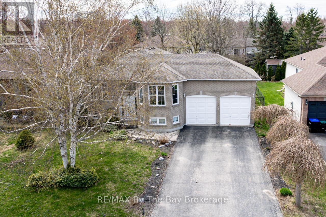 12 Acorn Crescent, Wasaga Beach, Ontario  L9Z 1L6 - Photo 2 - S12131054