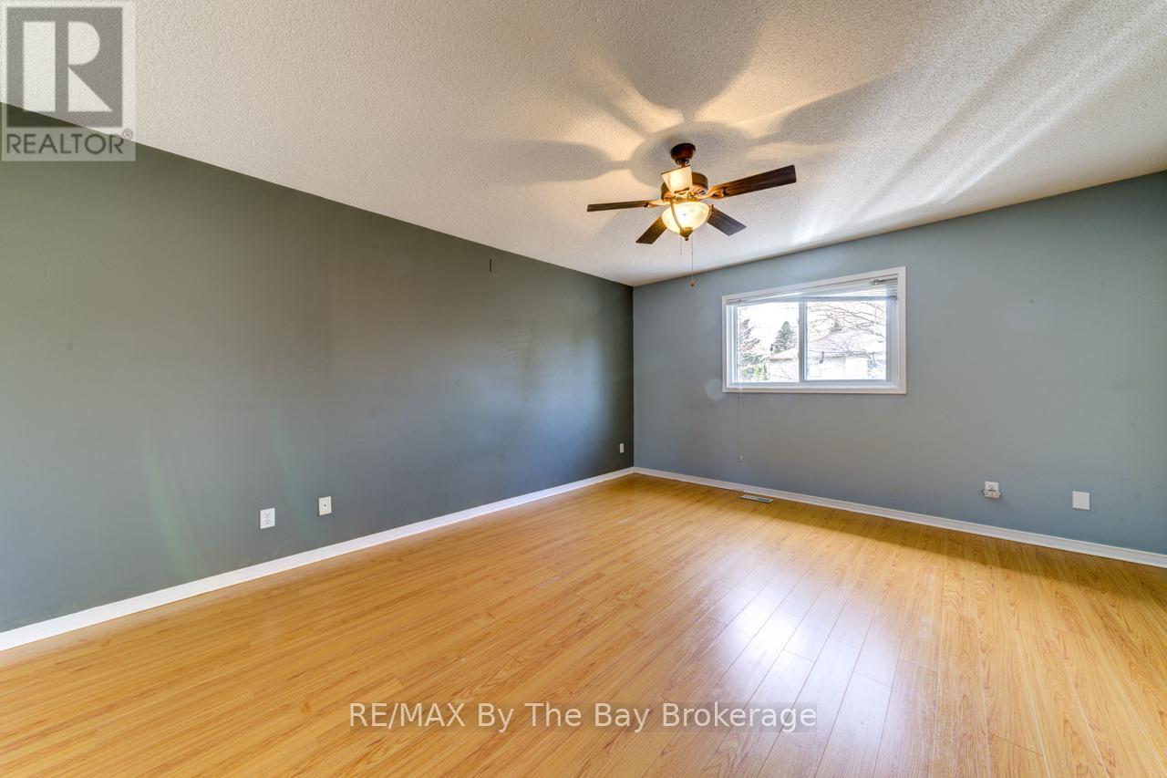 12 Acorn Crescent, Wasaga Beach, Ontario  L9Z 1L6 - Photo 24 - S12131054
