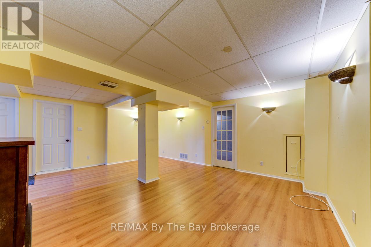 12 Acorn Crescent, Wasaga Beach, Ontario  L9Z 1L6 - Photo 31 - S12131054