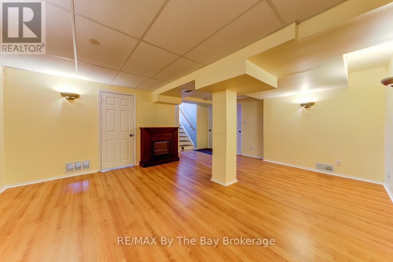 12 Acorn Crescent, Wasaga Beach, Ontario  L9Z 1L6 - Photo 32 - S12131054