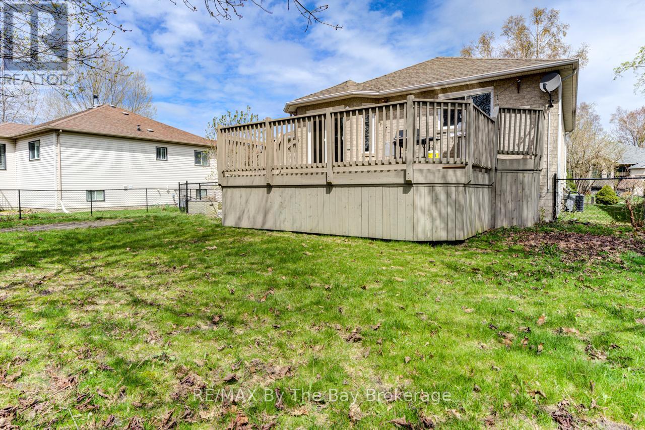 12 Acorn Crescent, Wasaga Beach, Ontario  L9Z 1L6 - Photo 47 - S12131054