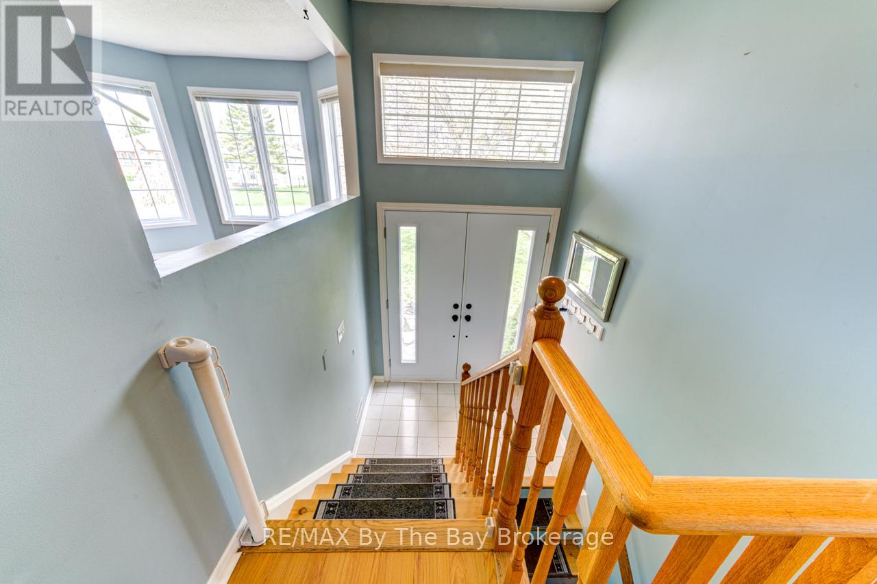 12 Acorn Crescent, Wasaga Beach, Ontario  L9Z 1L6 - Photo 6 - S12131054