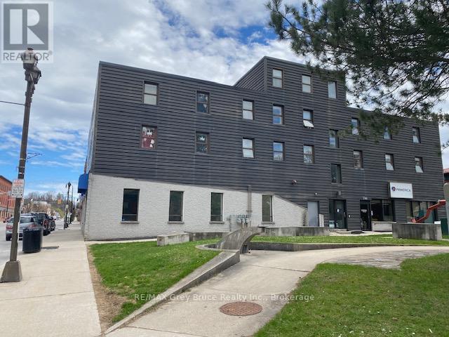 153 8th Street E, Owen Sound, Ontario  N4K 2C6 - Photo 10 - X12131244