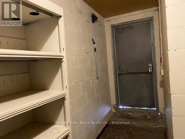 153 8th Street E, Owen Sound, Ontario  N4K 2C6 - Photo 6 - X12131244
