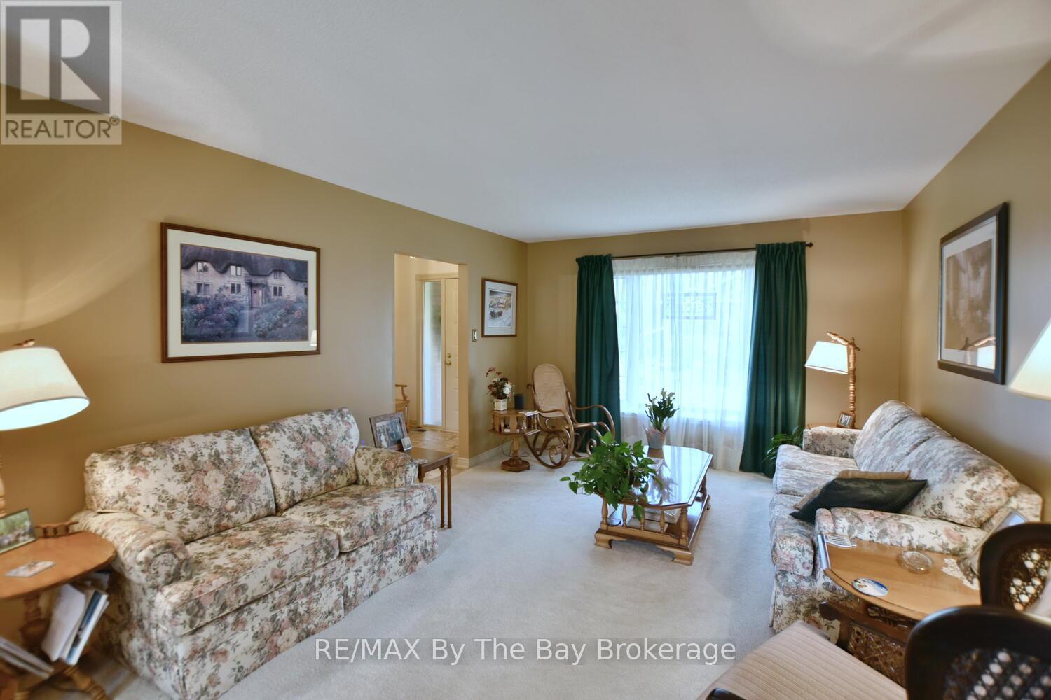 15 Innisbrook Drive, Wasaga Beach, Ontario  L9Z 1G3 - Photo 8 - S12131572