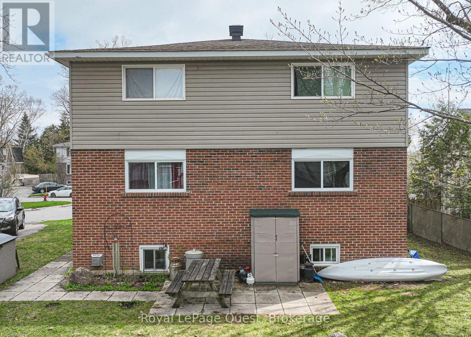 21 King's Court, Orillia, Ontario  L3V 6S3 - Photo 4 - S12132327