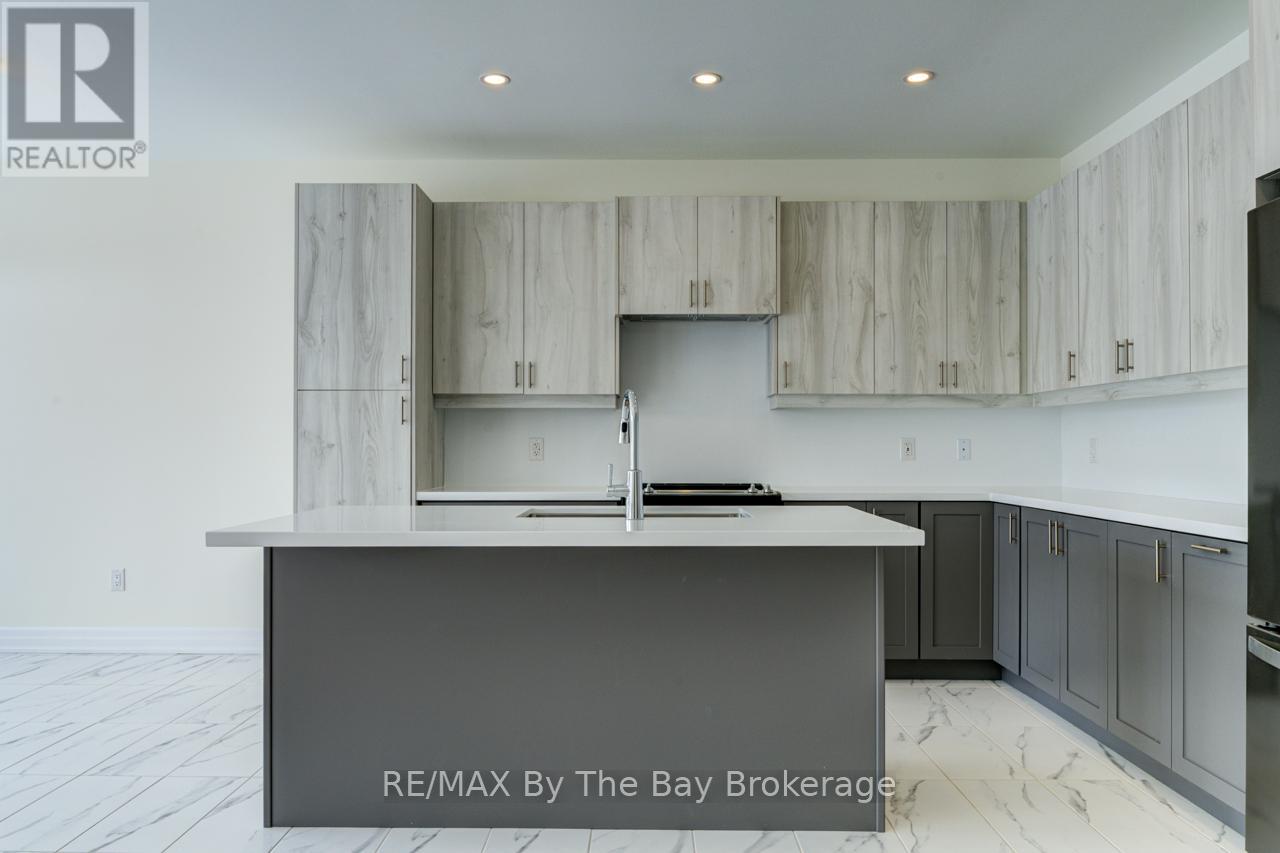 190 Mapleside Drive, Wasaga Beach, Ontario  L9Z 0L4 - Photo 13 - S12132377