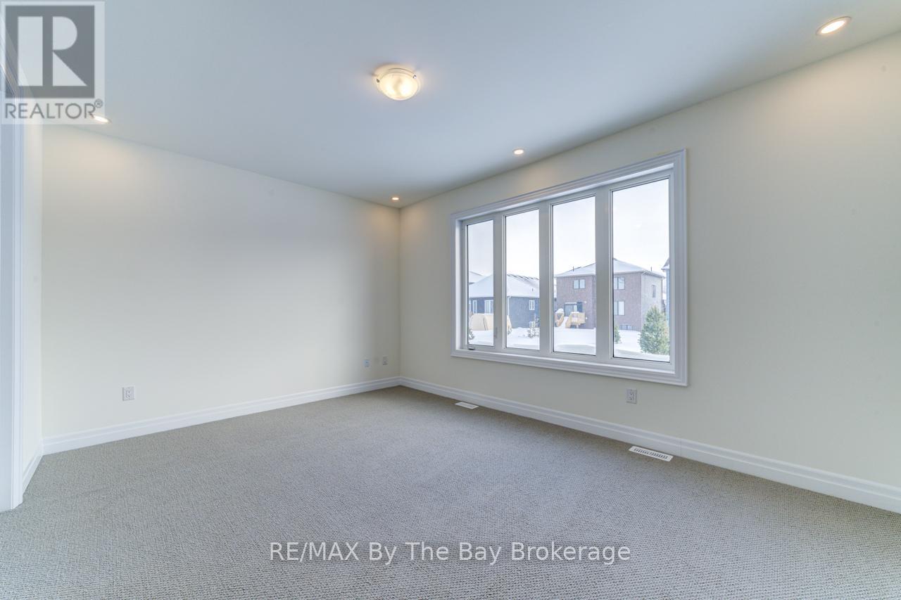 190 Mapleside Drive, Wasaga Beach, Ontario  L9Z 0L4 - Photo 19 - S12132377