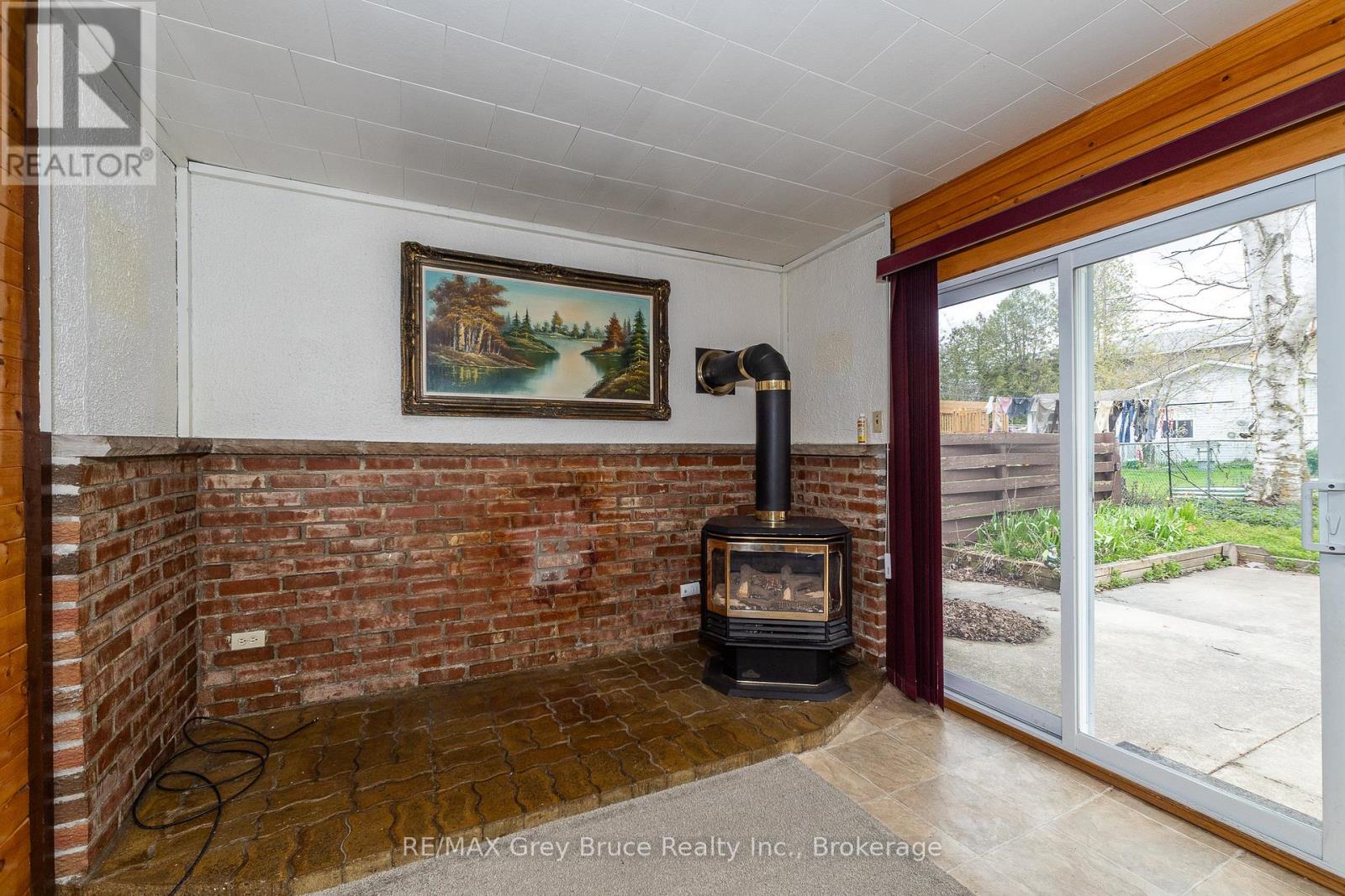1881 6th Avenue E, Owen Sound, Ontario  N4K 2W1 - Photo 11 - X12132396