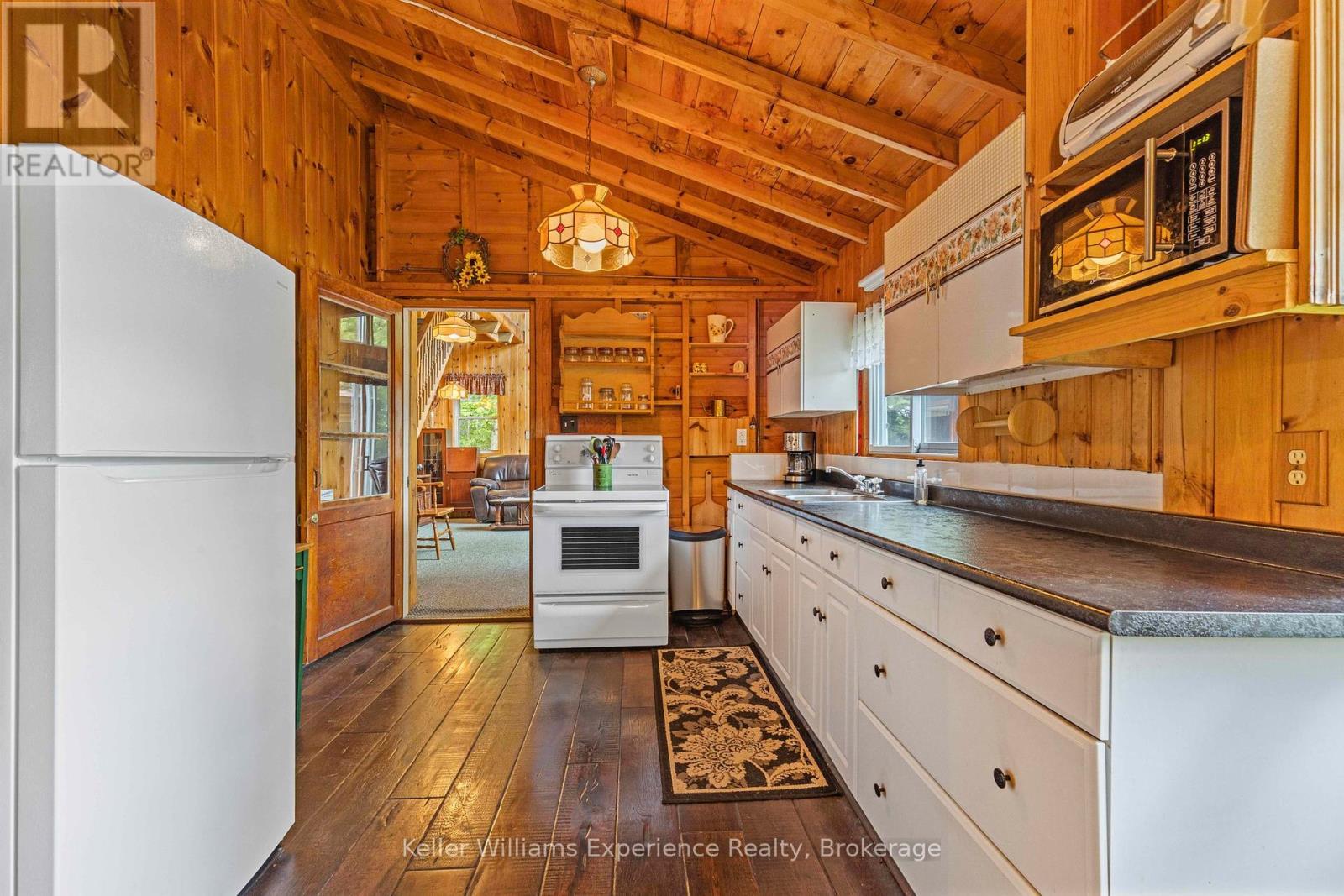 1077 Friendship Lane, Algonquin Highlands, Ontario  K0M 1J2 - Photo 5 - X12132653