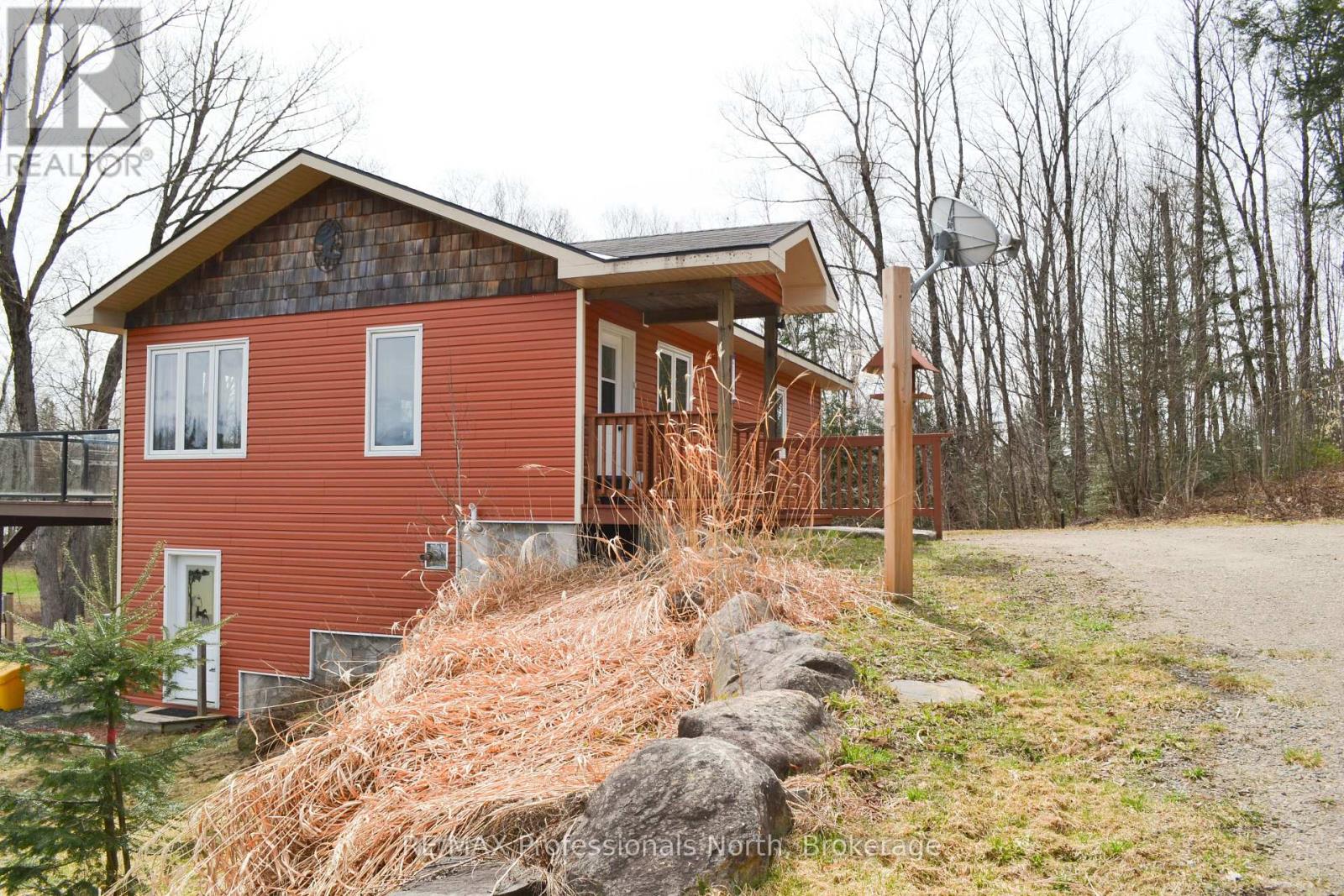 4043 Highway 60, Algonquin Highlands, Ontario  P0A 1H0 - Photo 2 - X12132758