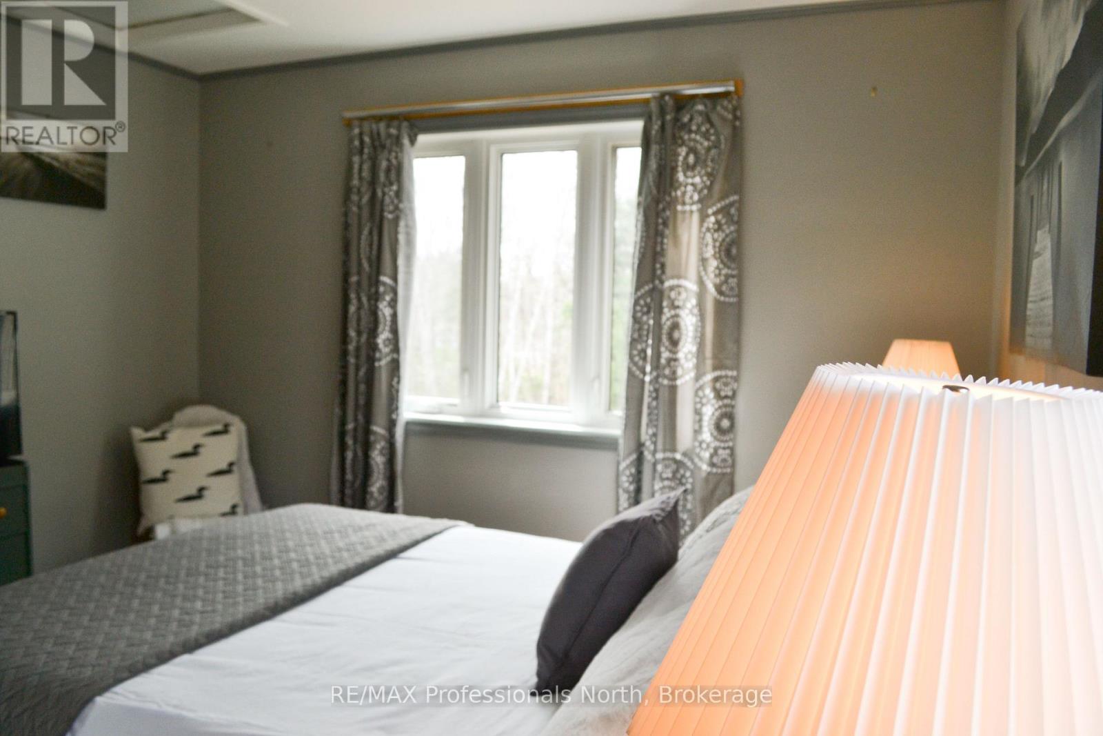 4043 Highway 60, Algonquin Highlands, Ontario  P0A 1H0 - Photo 26 - X12132758