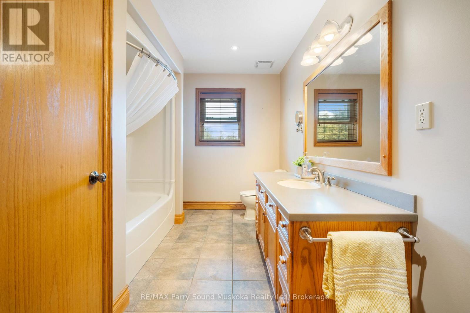 217 South Shore Road, The Archipelago, Ontario  P0G 1K0 - Photo 29 - X12132819