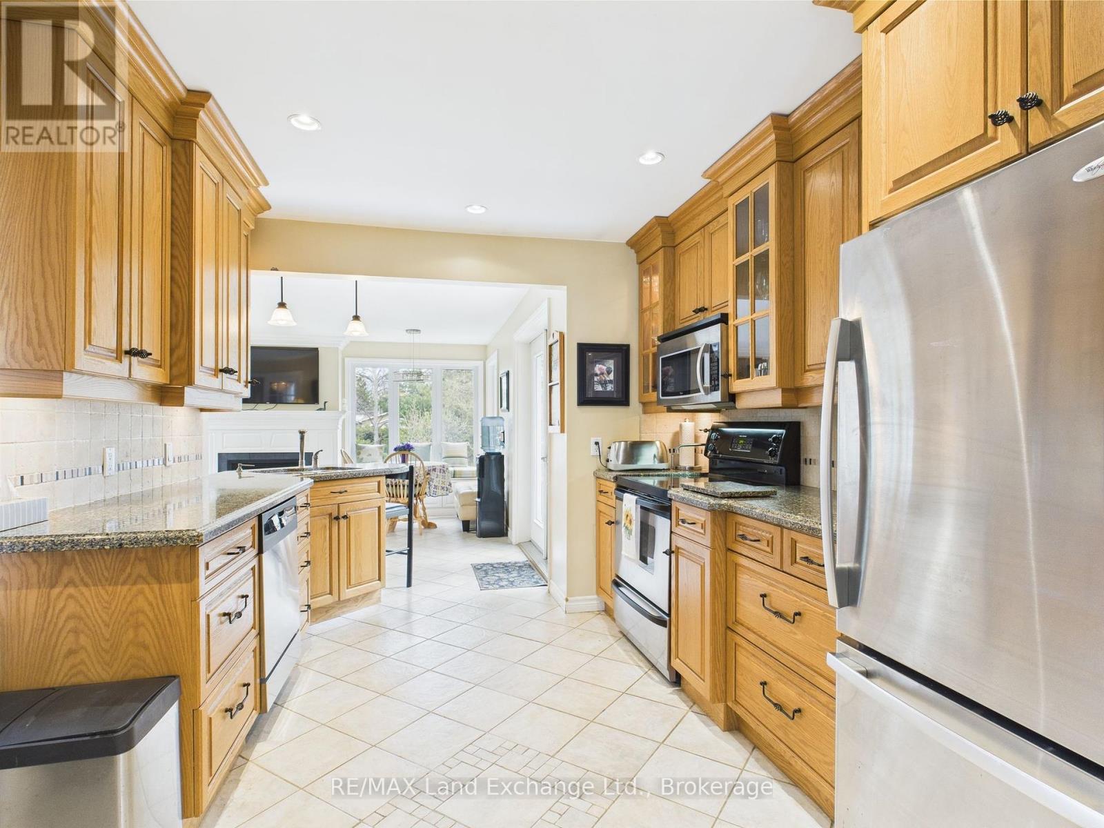155 Willis Crescent, Huron-Kinloss, Ontario  N0G 2R0 - Photo 11 - X12132878