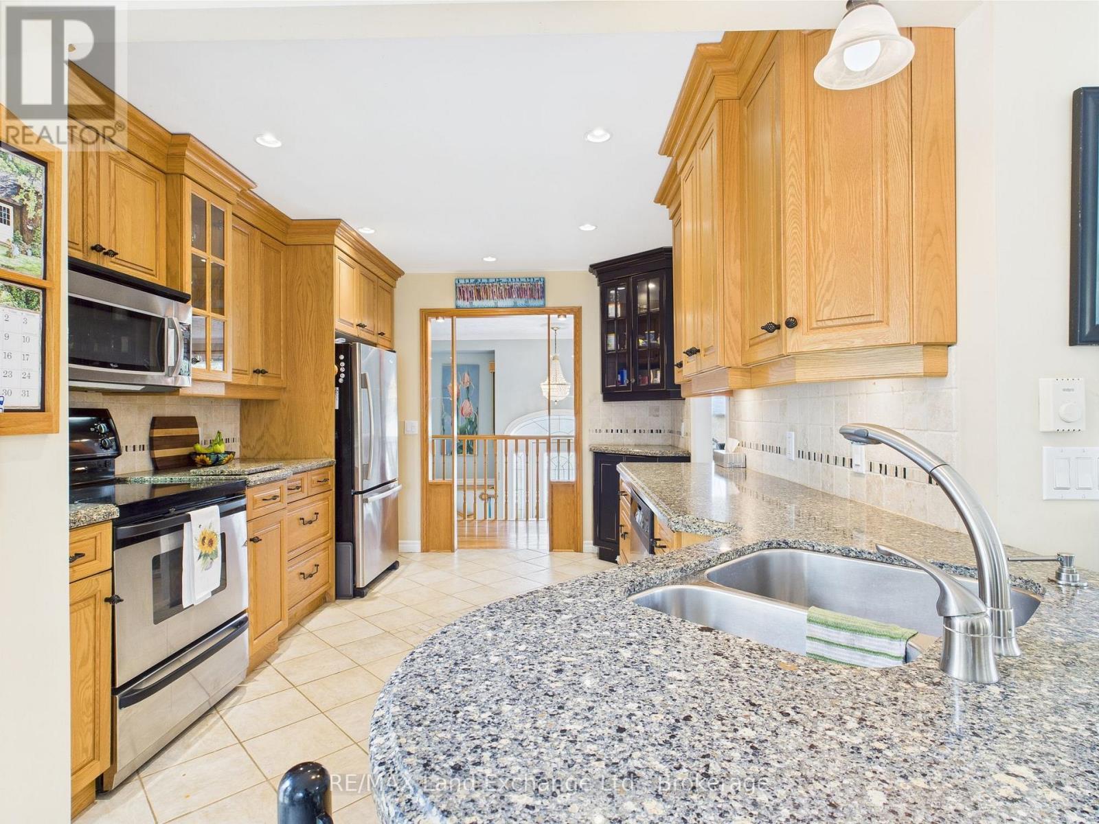 155 Willis Crescent, Huron-Kinloss, Ontario  N0G 2R0 - Photo 12 - X12132878