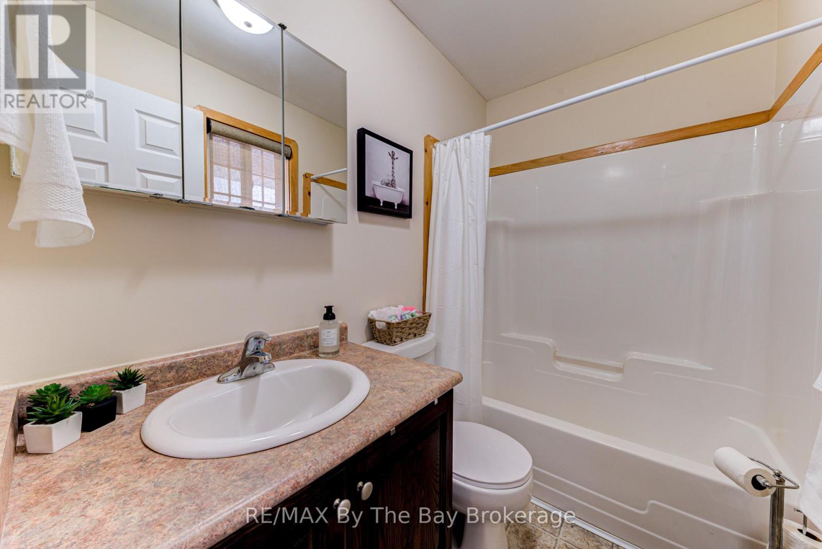 11 Temagami Trail, Wasaga Beach, Ontario  L9Z 1X7 - Photo 18 - S12133139