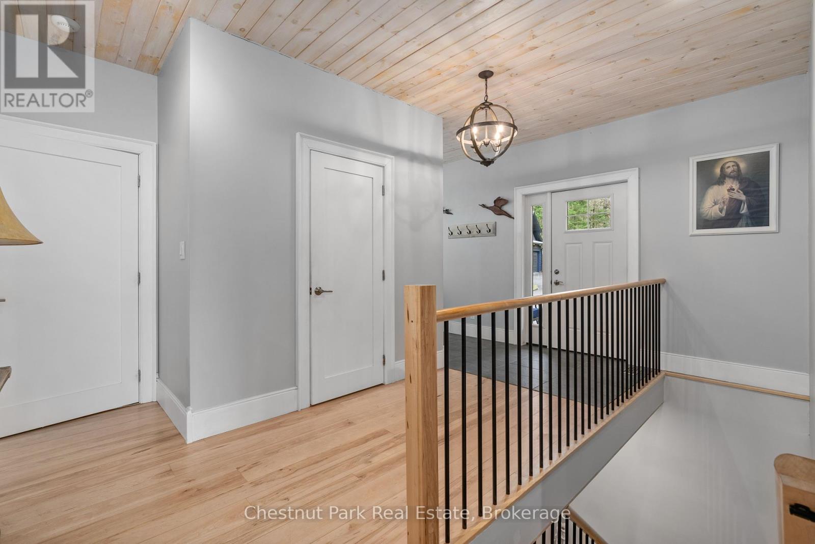 86 Bowyer Road, Huntsville, Ontario  P1H 2J4 - Photo 6 - X12133018
