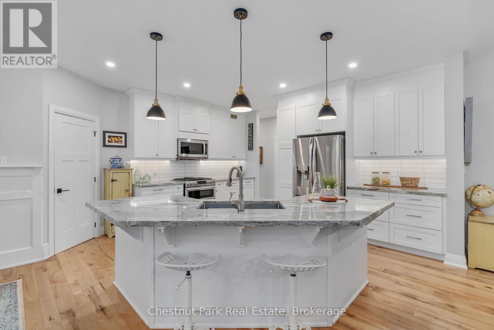 170 Springfield Road, Huntsville, Ontario  P1H 0H8 - Photo 12 - X12133032