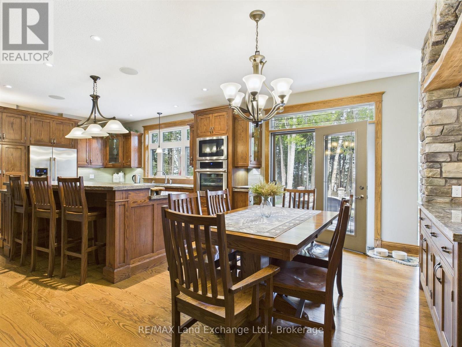 195 Birchwood Avenue, Kincardine, Ontario  N0G 2T0 - Photo 11 - X12133249