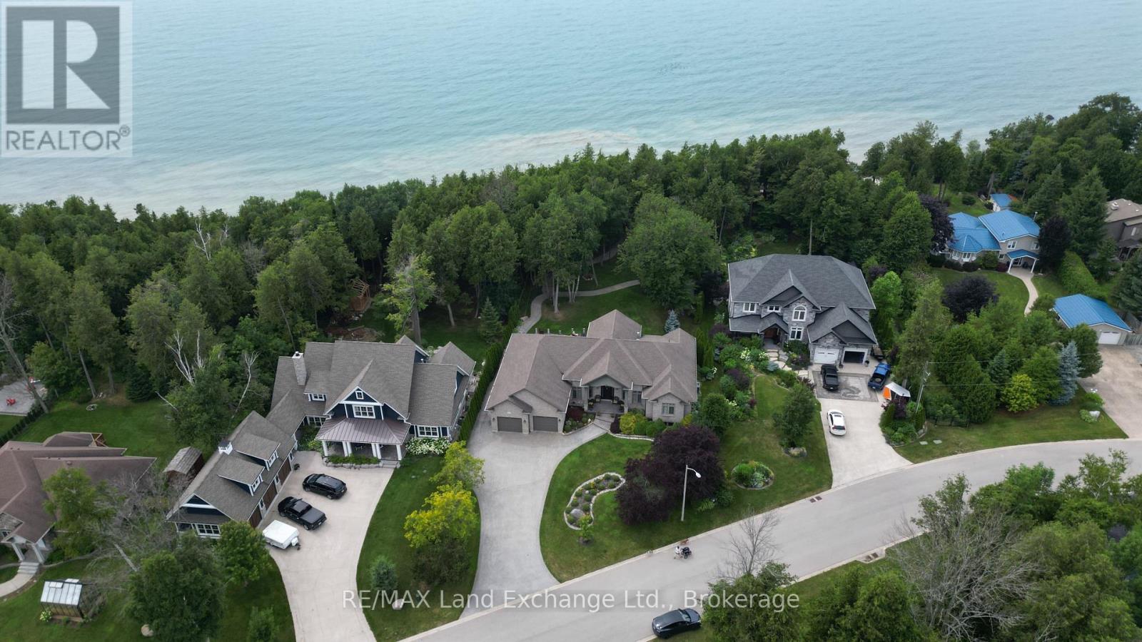 195 Birchwood Avenue, Kincardine, Ontario  N0G 2T0 - Photo 40 - X12133249