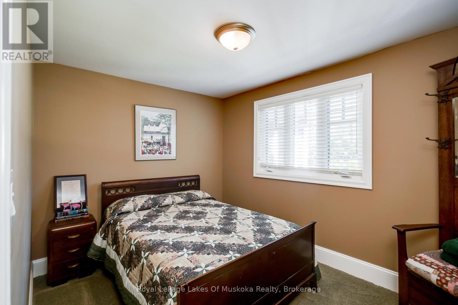 230 Ecclestone Drive, Bracebridge, Ontario  P1L 1G4 - Photo 34 - X12133471