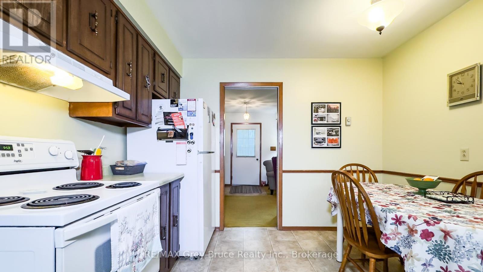 36 Centennial Street, Arran-Elderslie, Ontario  N0G 1L0 - Photo 11 - X12133713