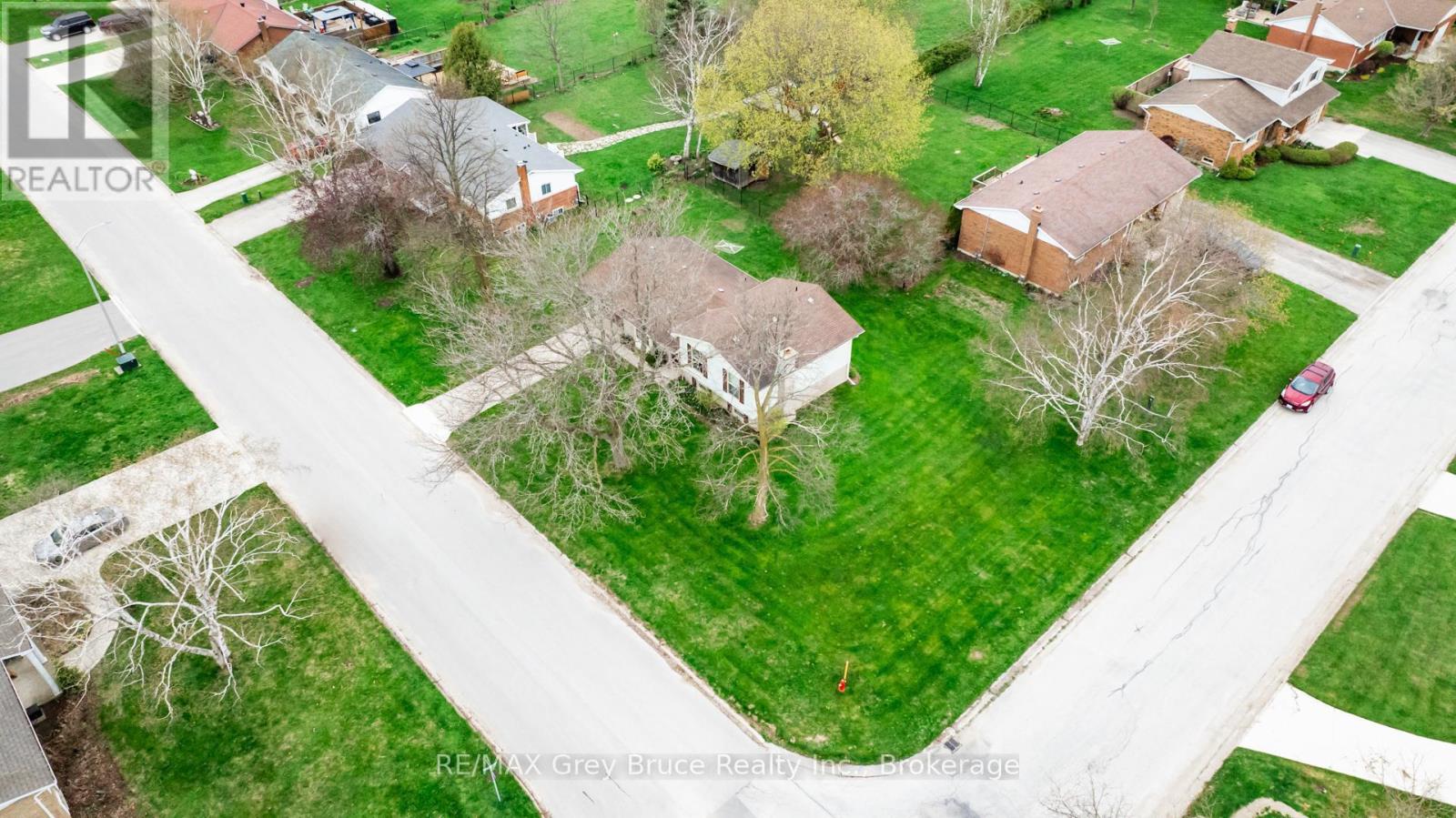 36 Centennial Street, Arran-Elderslie, Ontario  N0G 1L0 - Photo 42 - X12133713