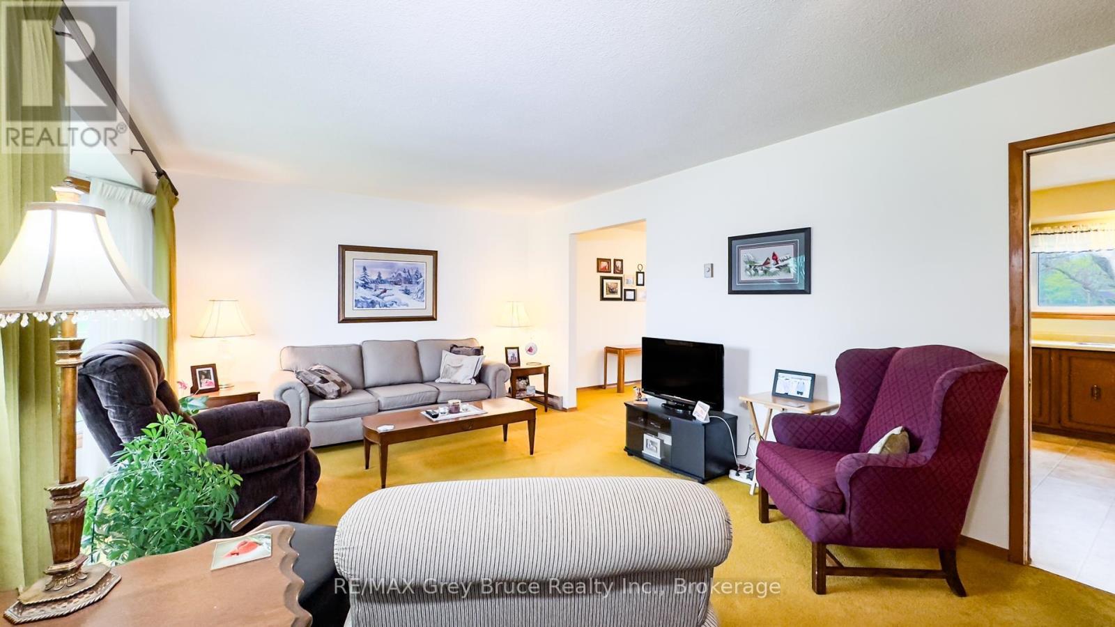 36 Centennial Street, Arran-Elderslie, Ontario  N0G 1L0 - Photo 5 - X12133713