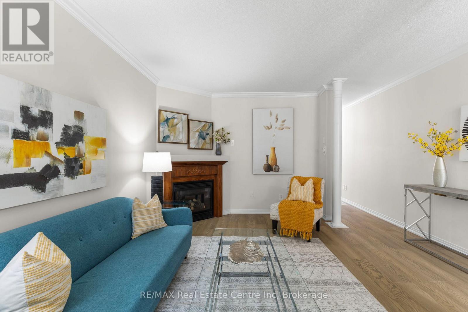102 Gail Parks Crescent, Newmarket, Ontario  L3X 3C1 - Photo 5 - N12134028