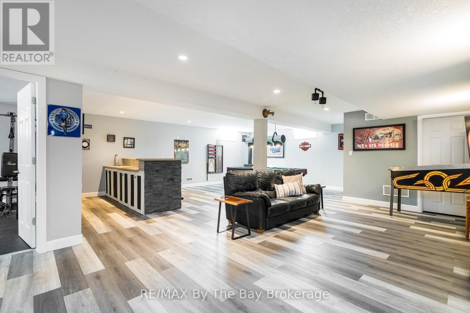 35 Falvo Street, Wasaga Beach, Ontario  L9Z 0G8 - Photo 22 - S12134326
