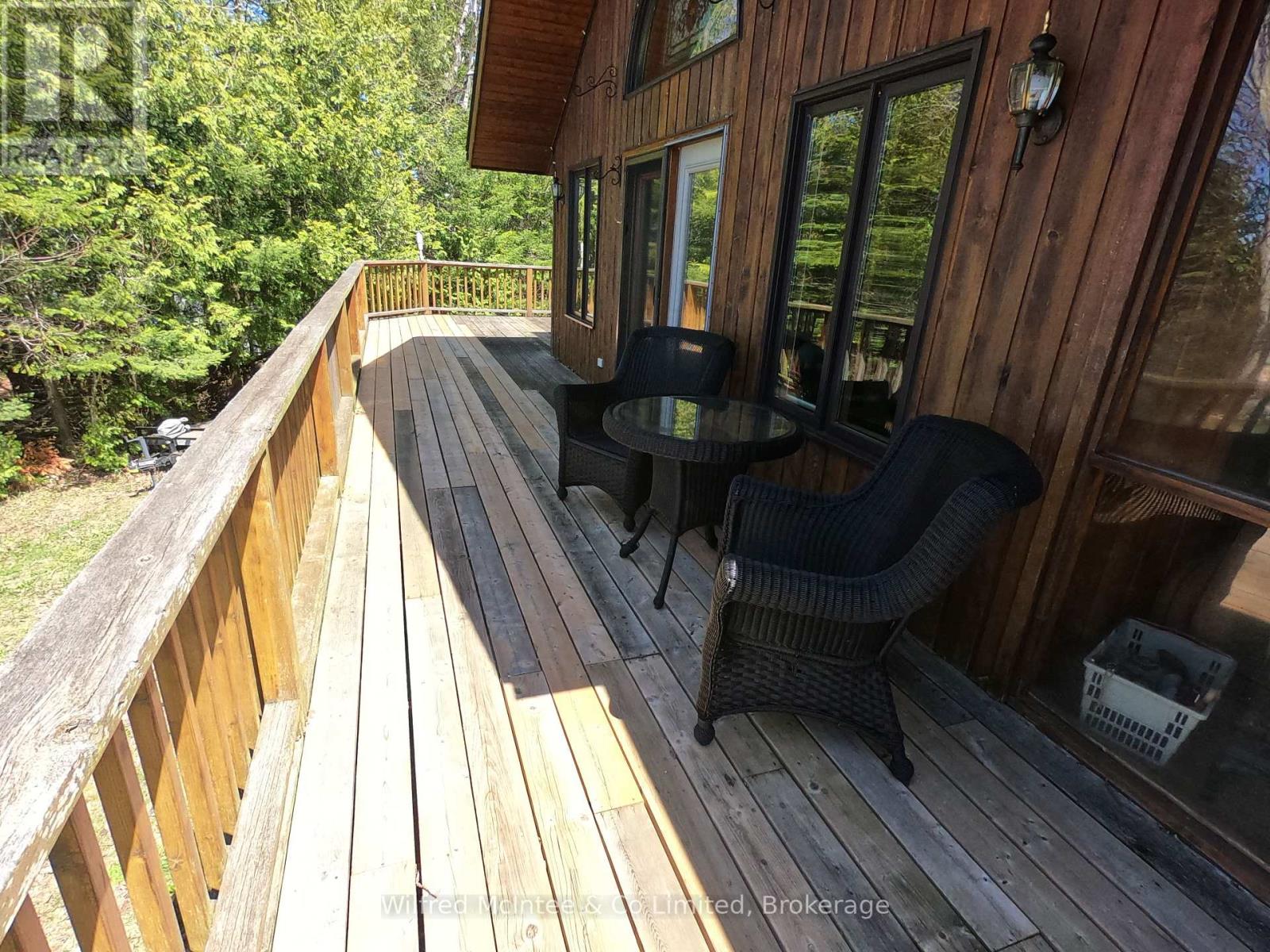 126 Buckingham Lane, Meaford, Ontario  N0H 1V0 - Photo 10 - X12134441