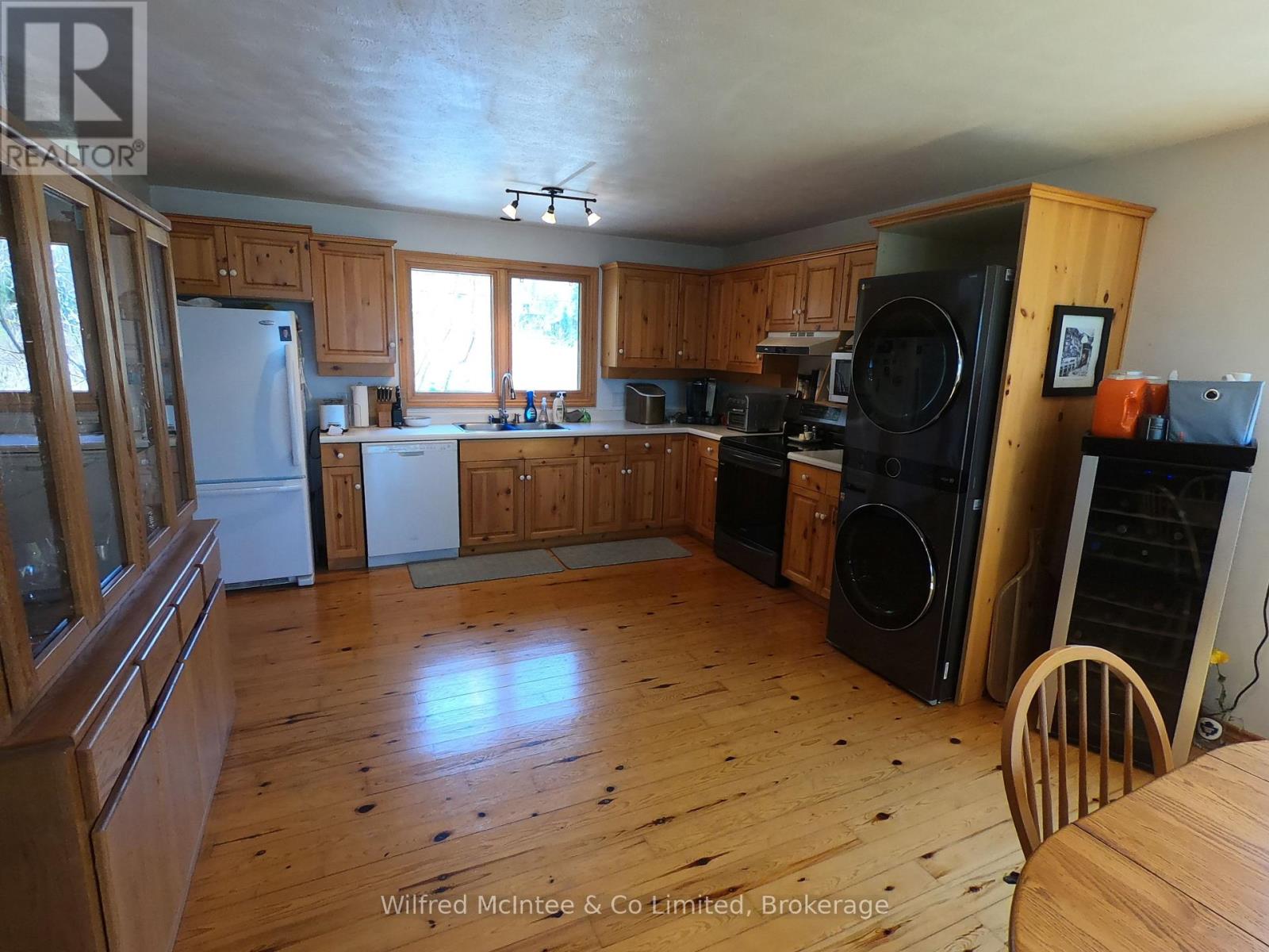126 Buckingham Lane, Meaford, Ontario  N0H 1V0 - Photo 15 - X12134441