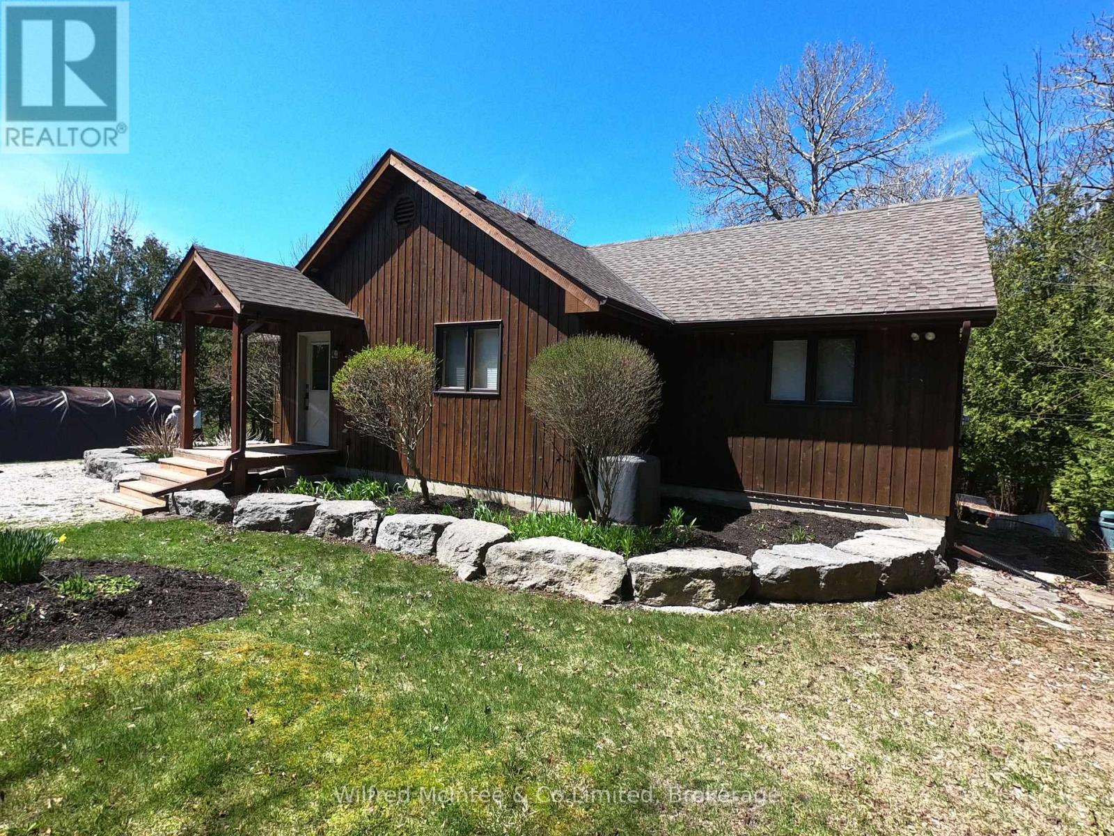 126 Buckingham Lane, Meaford, Ontario  N0H 1V0 - Photo 2 - X12134441