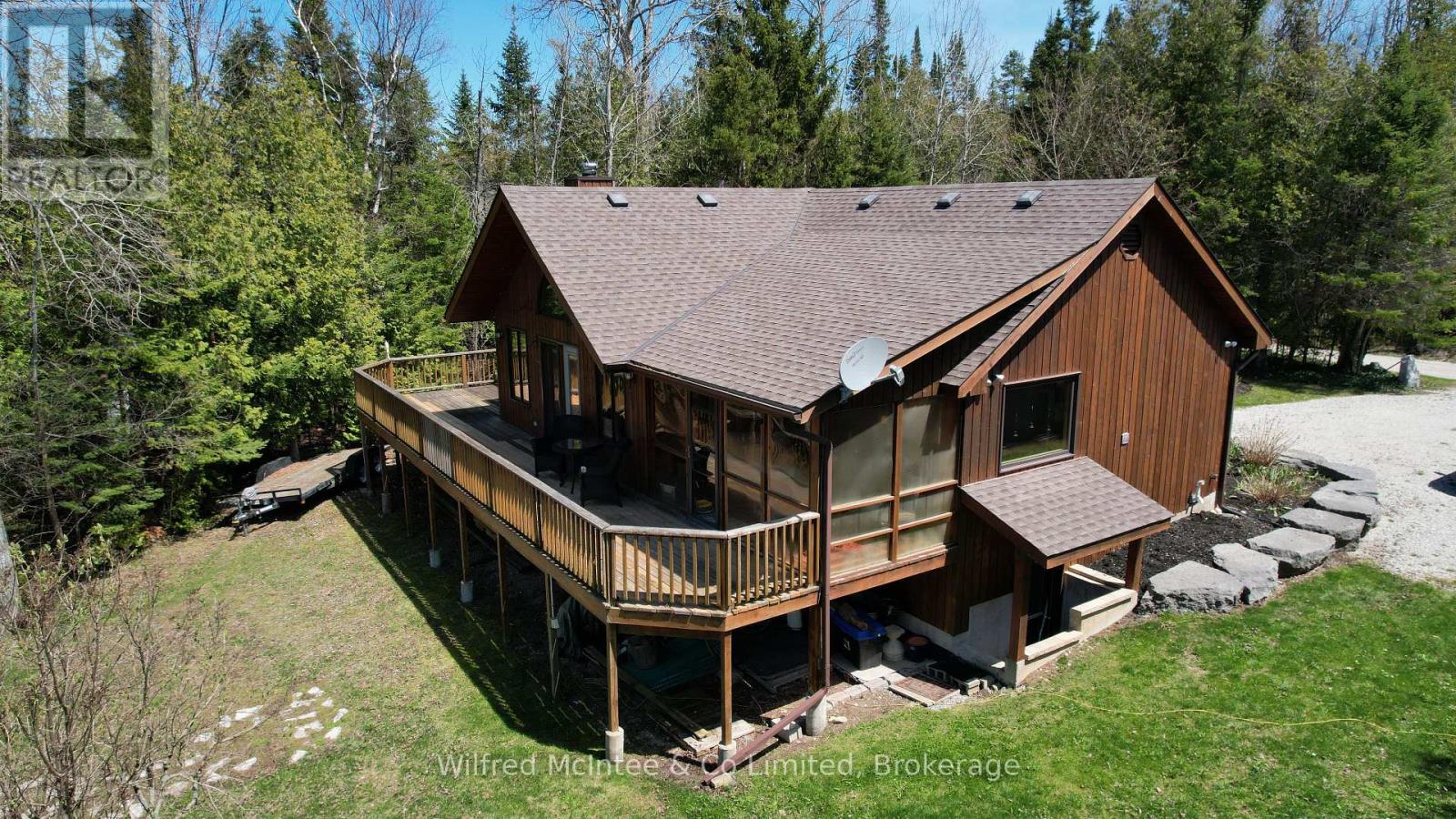 126 Buckingham Lane, Meaford, Ontario  N0H 1V0 - Photo 6 - X12134441