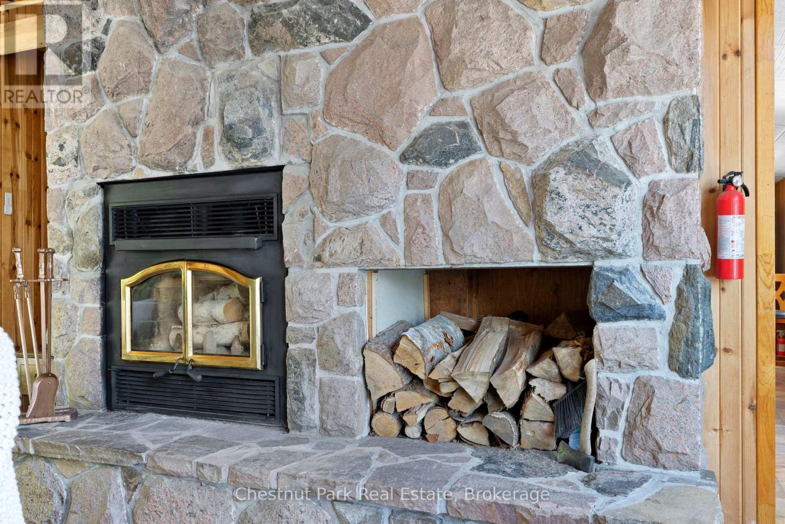 1260 Winders Bay Road, Lake Of Bays, Ontario  P0B 1A0 - Photo 16 - X12134662
