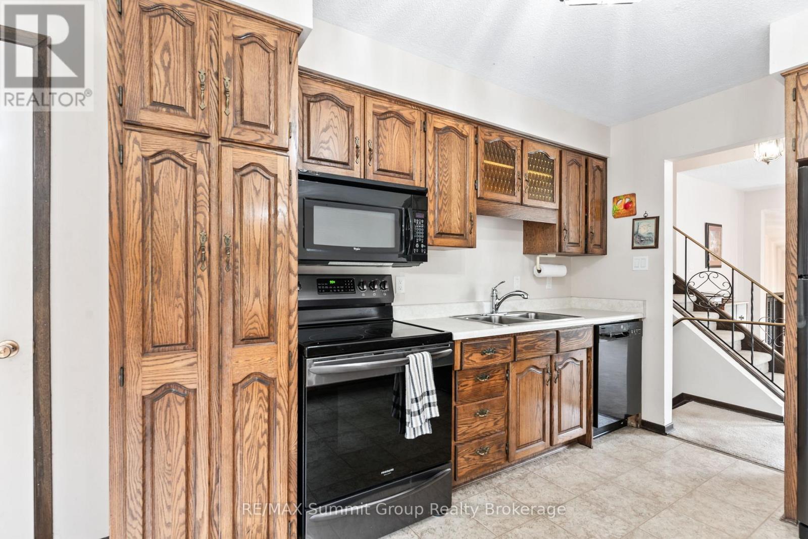 330 Mill Bridge Road, Grey Highlands, Ontario  N0C 1C0 - Photo 10 - X12134921