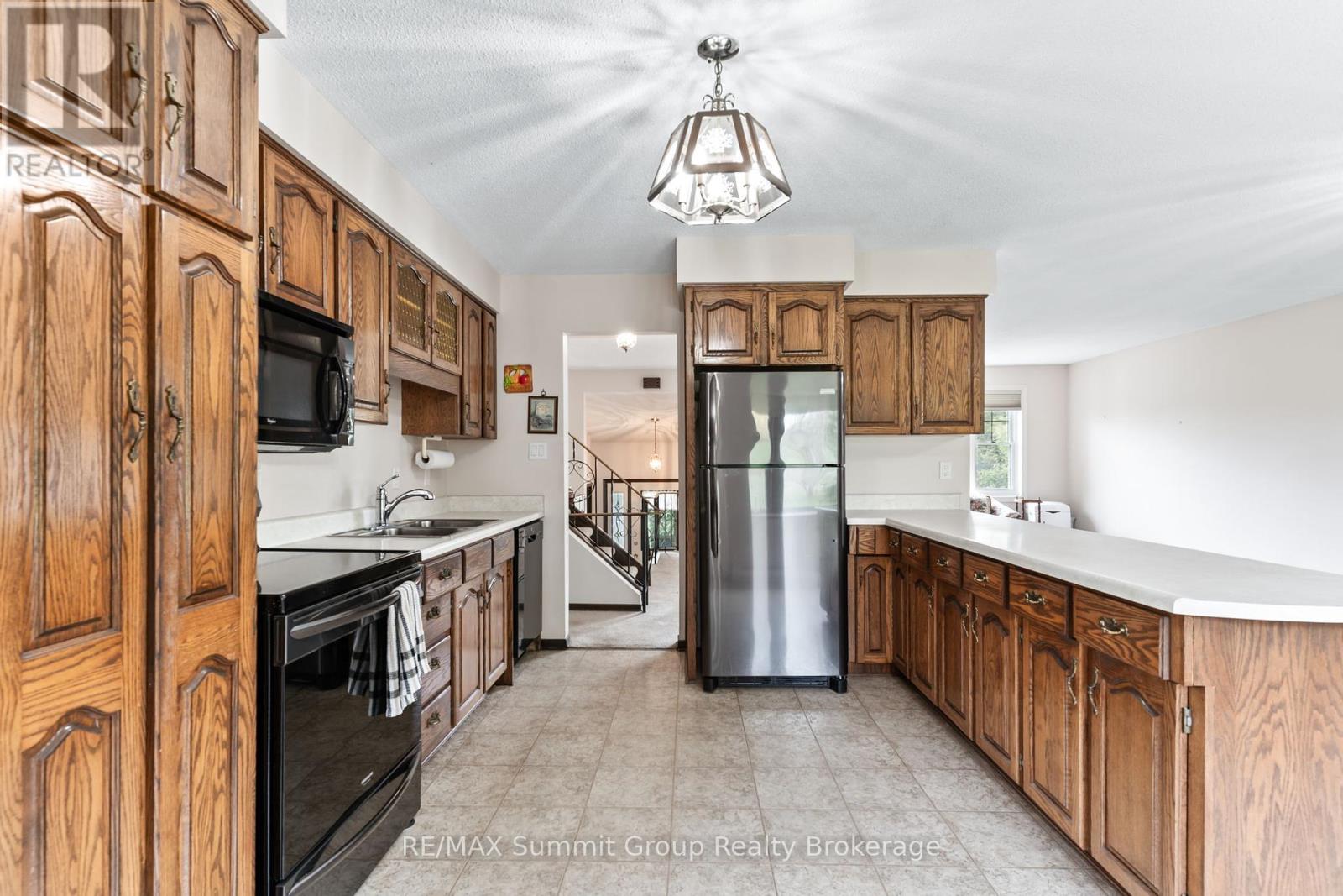 330 Mill Bridge Road, Grey Highlands, Ontario  N0C 1C0 - Photo 11 - X12134921