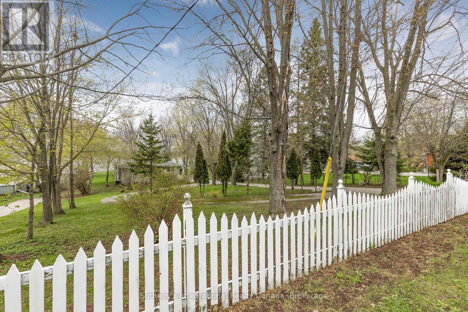 266 Port Hoover Road, Kawartha Lakes, Ontario  K0M 2C0 - Photo 2 - X12135044