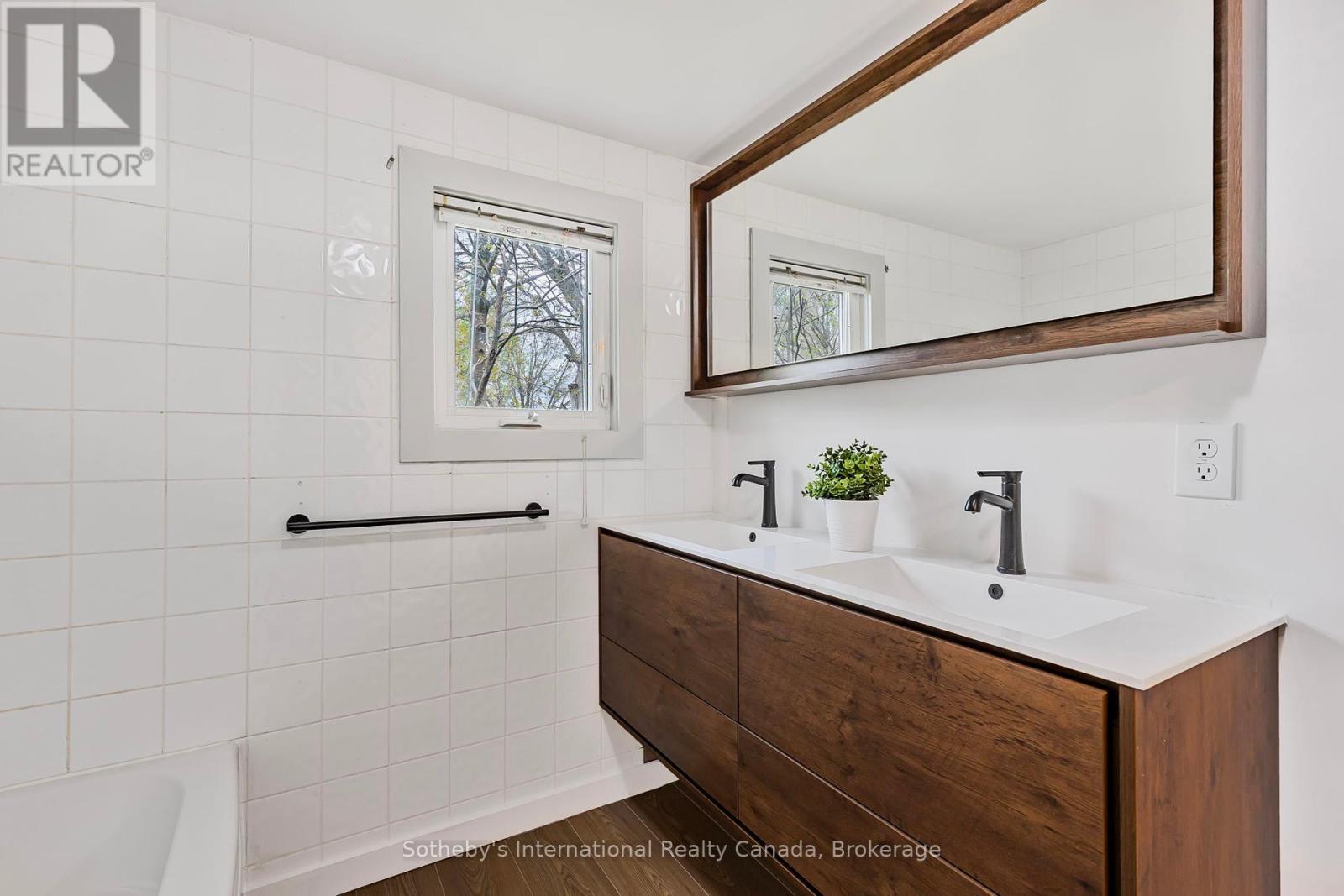 266 Port Hoover Road, Kawartha Lakes, Ontario  K0M 2C0 - Photo 5 - X12135044