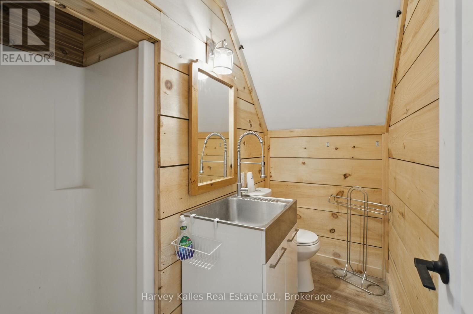 3842 Muskoka Rd 118 W, Muskoka Lakes, Ontario  P0B 1J0 - Photo 20 - X12135085
