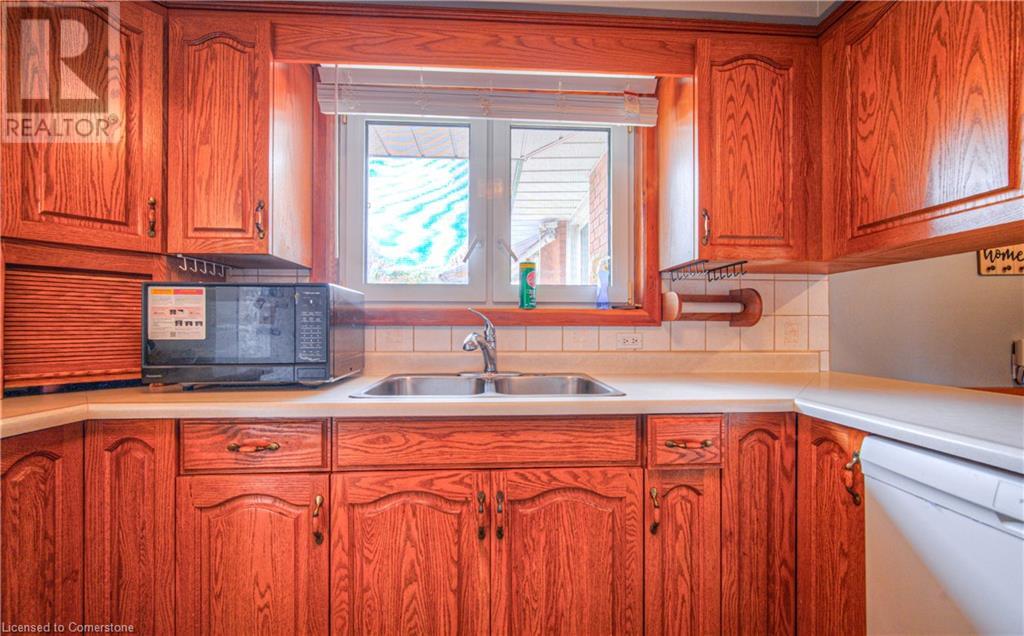 22 Hampton Place, Kitchener, Ontario  N2B 2S3 - Photo 12 - 40724739