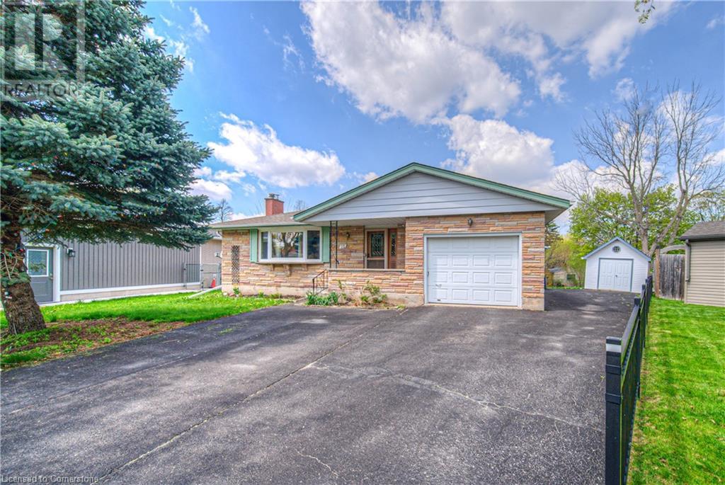 22 Hampton Place, Kitchener, Ontario  N2B 2S3 - Photo 2 - 40724739