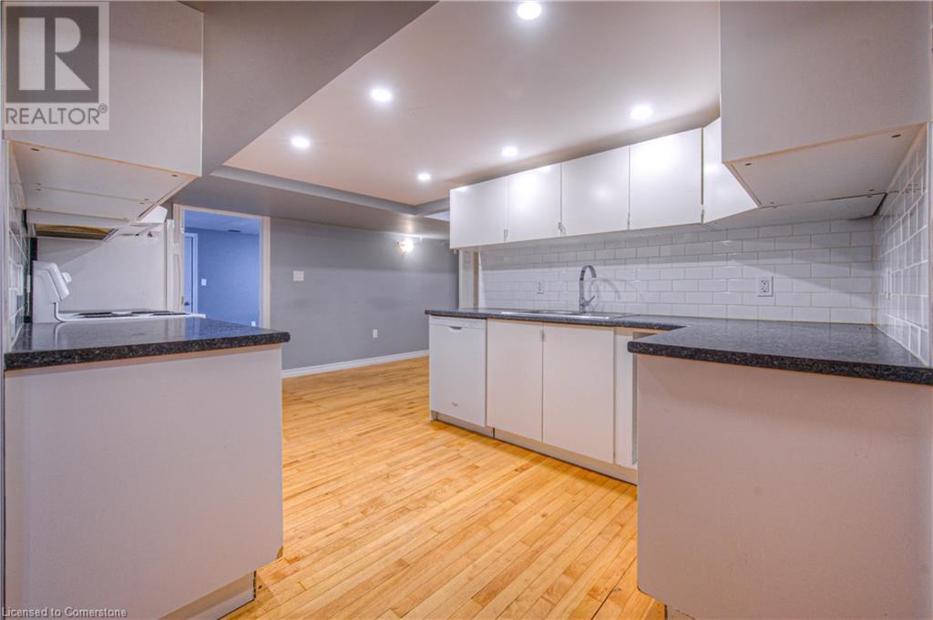 22 Hampton Place, Kitchener, Ontario  N2B 2S3 - Photo 28 - 40724739