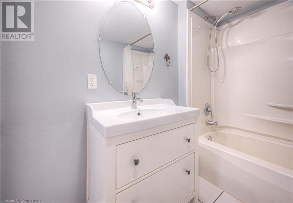 22 Hampton Place, Kitchener, Ontario  N2B 2S3 - Photo 38 - 40724739