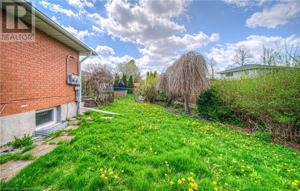 22 Hampton Place, Kitchener, Ontario  N2B 2S3 - Photo 44 - 40724739