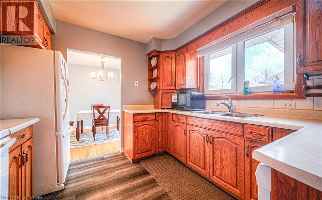 22 Hampton Place, Kitchener, Ontario  N2B 2S3 - Photo 13 - 40726473