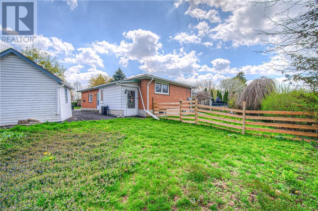22 Hampton Place, Kitchener, Ontario  N2B 2S3 - Photo 42 - 40726473