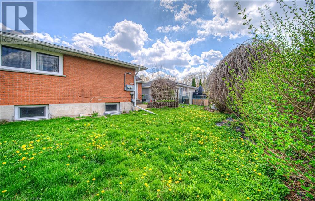 22 Hampton Place, Kitchener, Ontario  N2B 2S3 - Photo 45 - 40726473